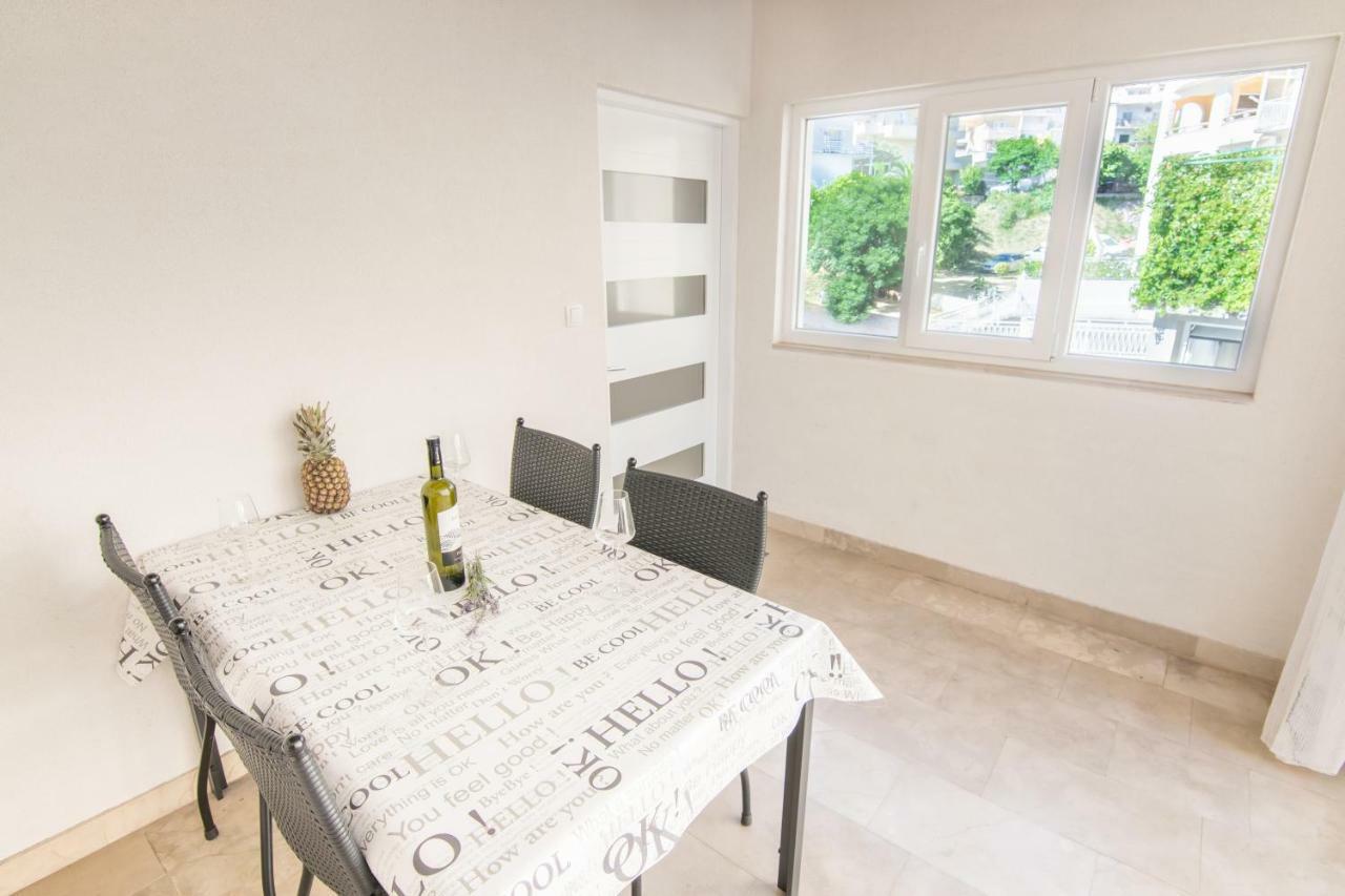 Apartment Holiday Makarska Exterior photo