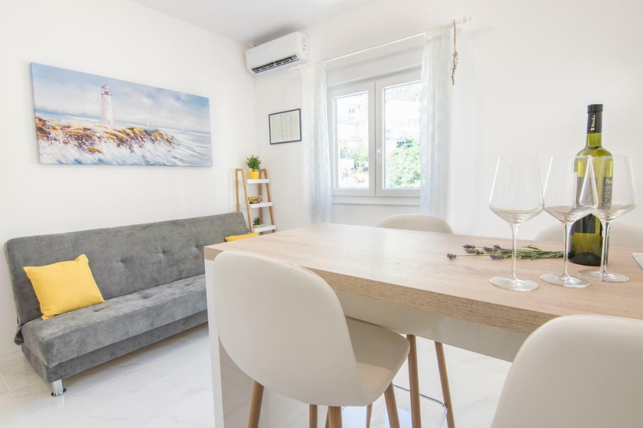 Apartment Holiday Makarska Exterior photo