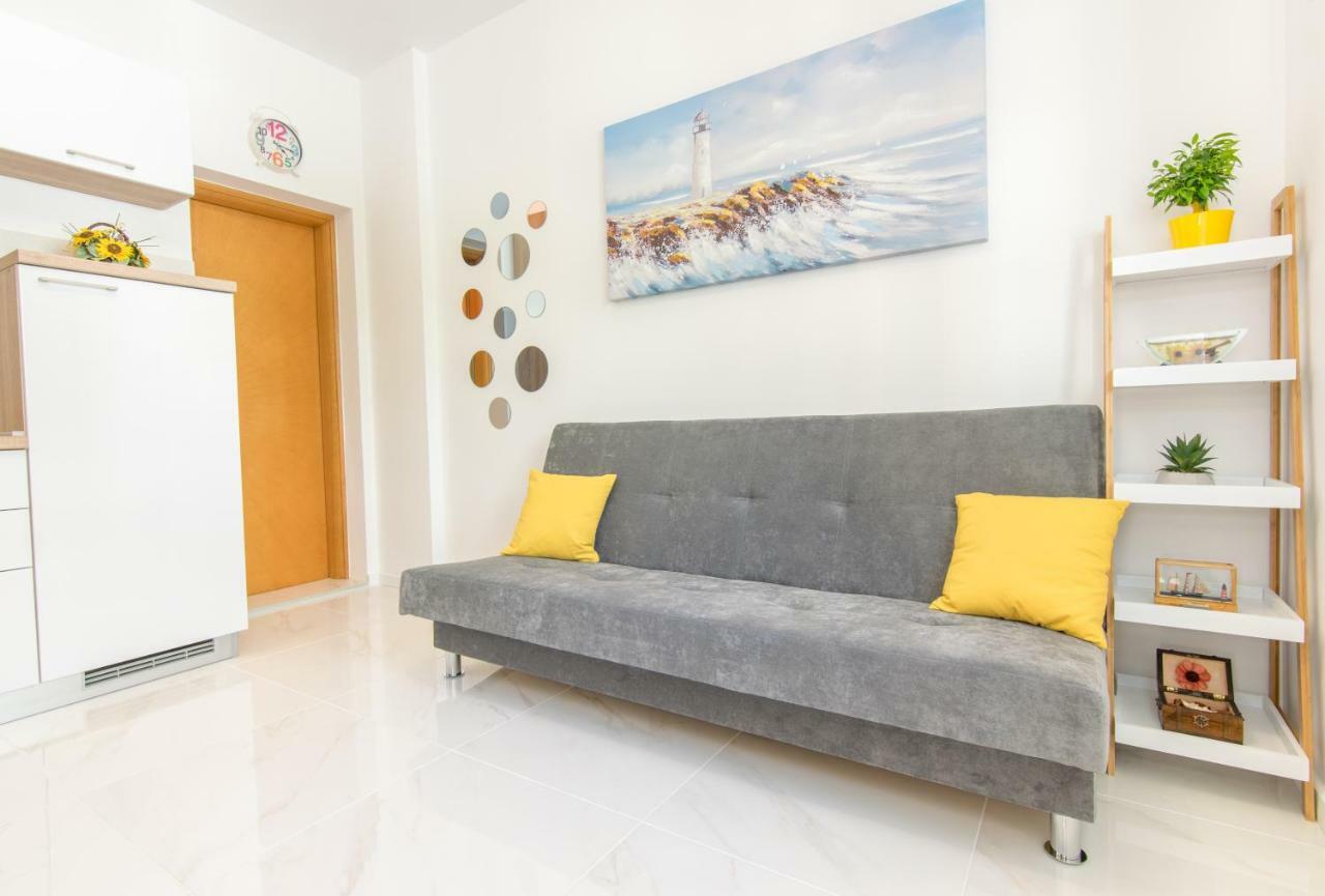 Apartment Holiday Makarska Exterior photo