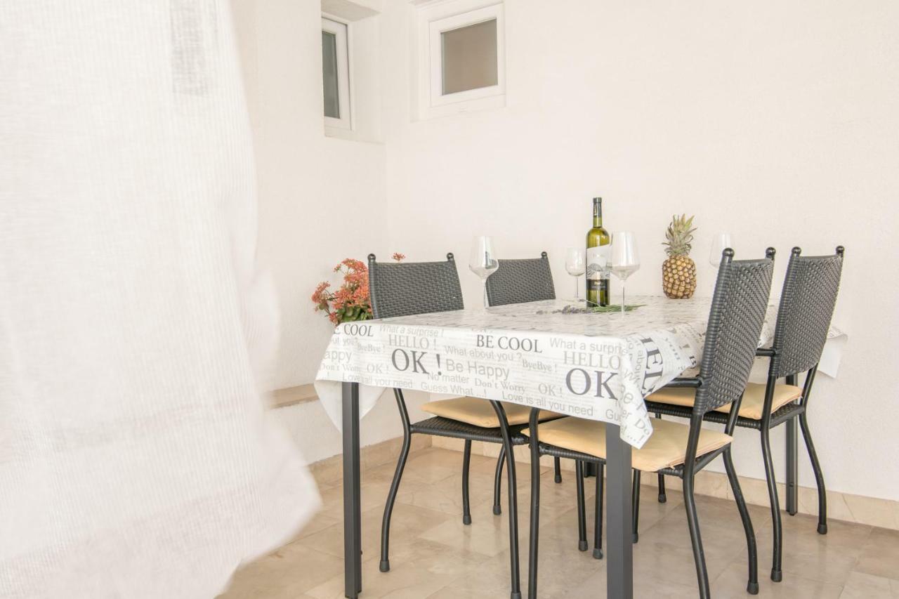 Apartment Holiday Makarska Exterior photo
